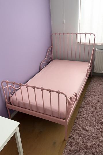 Roze meegroei bed, Enlèvement, Comme neuf, Sommier à lattes