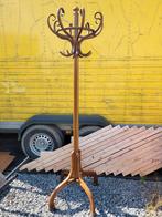 Porte-manteaux style Thonet, Enlèvement