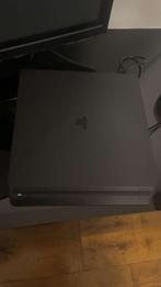Ps4 met 3 controllers en 4cds, Games en Spelcomputers, Spelcomputers | Sony PlayStation 4, Ophalen of Verzenden, Zo goed als nieuw