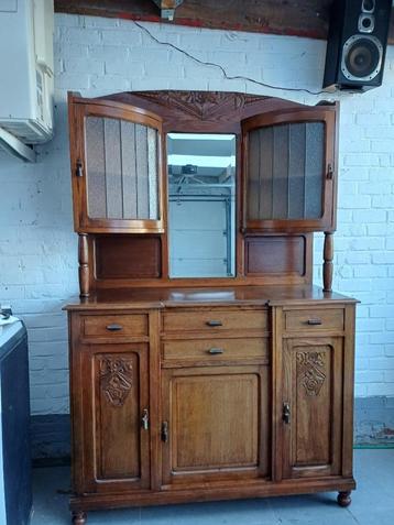 Te koop: Prachtige vintage buffetkast met unieke bovenkast beschikbaar voor biedingen