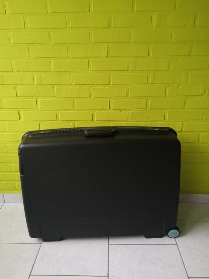 Koffer, Handtassen en Accessoires, Koffers, Gebruikt, Hard kunststof, 60 tot 70 cm, 45 tot 55 cm, Slot, Wieltjes, Ophalen