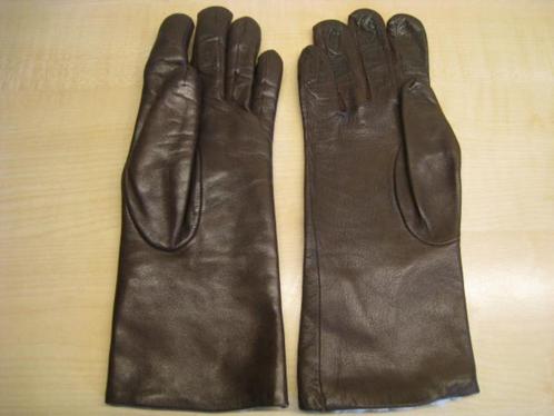 Handschoenen, dames, bruin leder, witte pels, maat 7, nieuw!, Vêtements | Femmes, Bonnets, Écharpes & Gants, Gants, Enlèvement ou Envoi