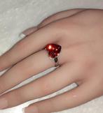 Ring zilver met hartje rood vintage '90, Bijoux, Sacs & Beauté, Bagues, Autres matériaux, Avec strass, 18 à 19, Femme