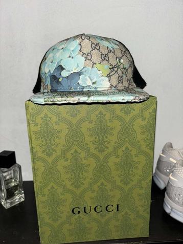 Gucci bleu fleur
