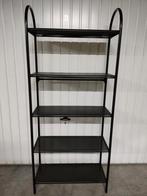 Zwart metalen rek, Ophalen