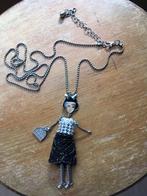 Zilverkleurige ketting met poppetjes hanger, Overige materialen, Zwart, Nieuw, Ophalen of Verzenden
