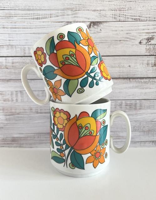 Lot de 2 tasses fleuries dans les tons orange Bavaria, Antiek en Kunst, Antiek | Servies los, Ophalen of Verzenden