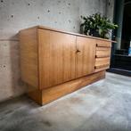 Vintage houten kast / dressoir / buffetkast, Kinderen en Baby's, Ophalen of Verzenden, Commode