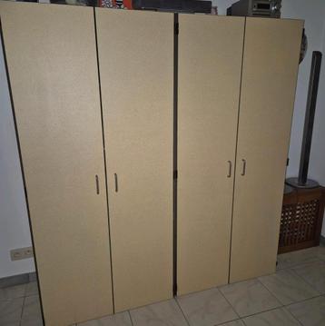 Kleerkasten in nieuwstaat  beschikbaar voor biedingen