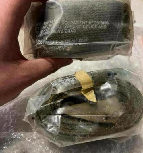2x Heavy Duty Old School militaire spanbanden groen vintage, Verzamelen, Militaria | Algemeen, Ophalen of Verzenden