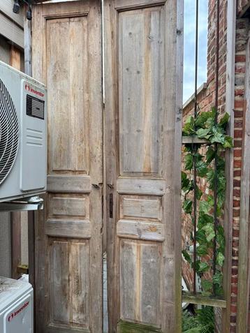 2 antieke Franse houten paneel deuren beschikbaar voor biedingen