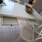 Tafel, kast, stoelen en bijzettafel, Enlèvement