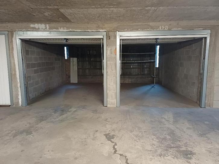 A louer double garage à Marcinelle, Immo, Garages & Places de parking, Charleroi