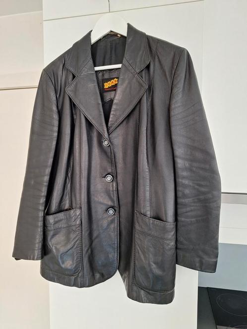 Klasieke vintage lederen jas Vera Pelle 1976 blazer model, Kleding | Dames, Jasjes, Kostuums en Pakken, Zo goed als nieuw, Zwart