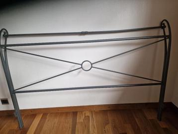 bed metaal 1,40m in zeer goede staat met 2x latte flex beschikbaar voor biedingen