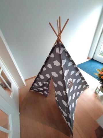 Tipi speeltent disponible aux enchères