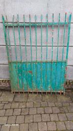 Porte ancienne en fer forgé vintage avec rivets., Jardin & Terrasse, Comme neuf, Enlèvement ou Envoi