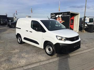 peugeot parter  100pk  2023 59000km 3plaatsen full/option  beschikbaar voor biedingen