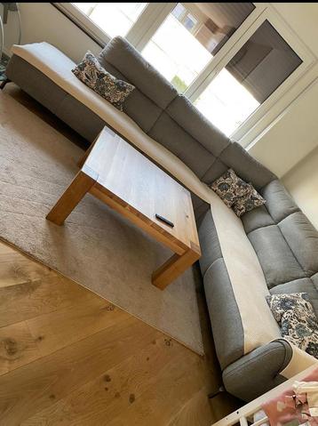 Bank Zetel beschikbaar voor biedingen