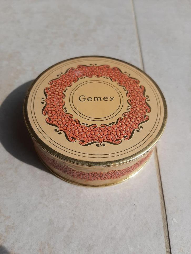Poeder oud merk Gemey, met zijn doos, Verzamelen, Parfumverzamelingen, Zo goed als nieuw, Overige typen, Ophalen of Verzenden