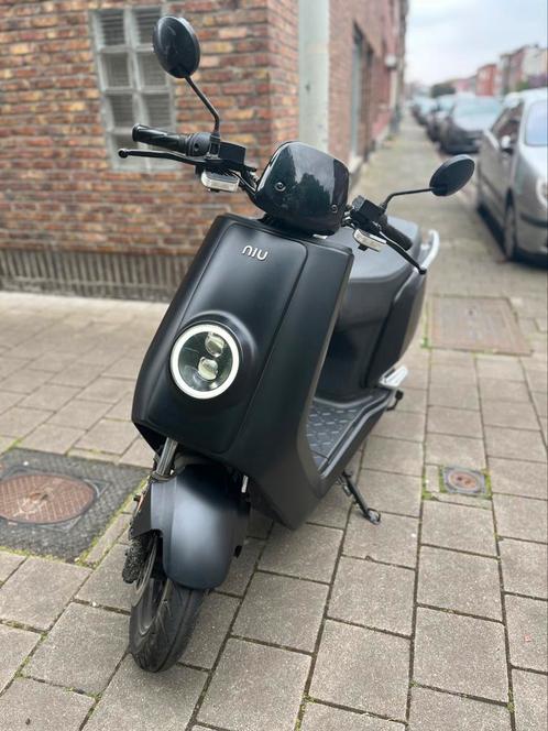 Niu Scooter, Fietsen en Brommers, Scooters | Overige merken, Zo goed als nieuw, Ophalen