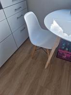 Ronde eettafel met stoelen, Ophalen
