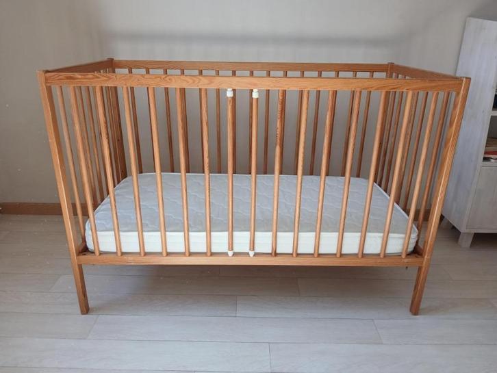 Petit lit bébé, Enfants & Bébés, Chambre d'enfant | Lits, Comme neuf, Moins de 140 cm, 70 à 85 cm, Matelas, Enlèvement