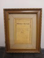 Vintage 2 lijsten vergulde houten medaille+militaire foto 14, Ophalen, Zo goed als nieuw, Landmacht, Voor 1940