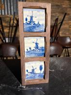 Delfts blauwe tegels in houten frame, Antiek en Kunst, Antiek | Wandborden en Tegels, Ophalen of Verzenden