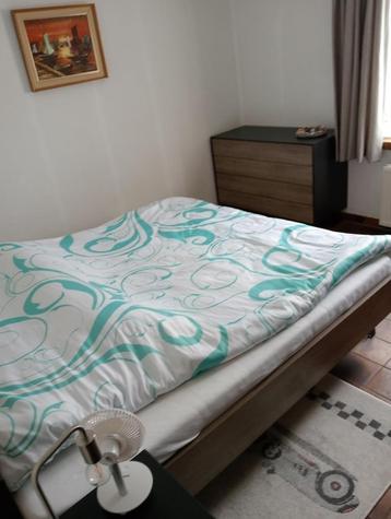 moderne slaapkamer  beschikbaar voor biedingen