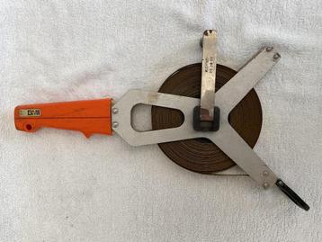 BMI 30m stalen meetband, niet verroest of geknikt beschikbaar voor biedingen