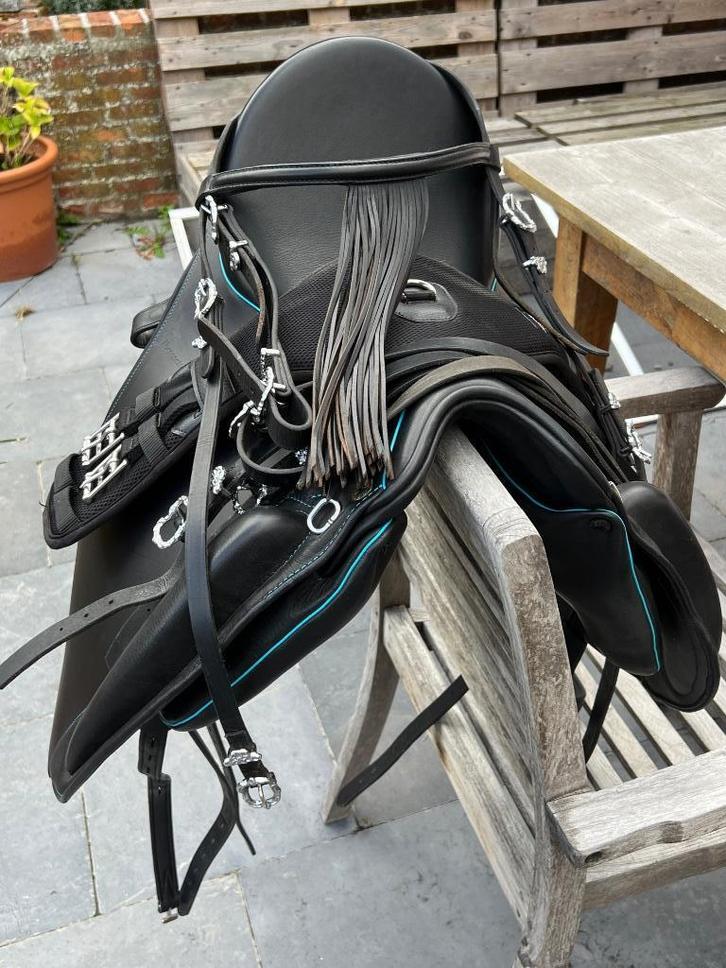 paardenzadel IBEROSATTEL, Dieren en Toebehoren, Paarden en Pony's | Zadels, Nieuw, Dressuur, Ophalen