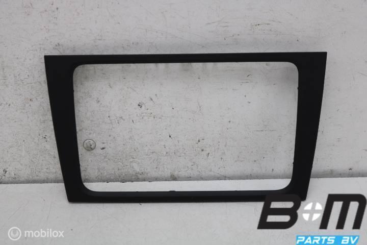 Navigatie omranding VW Golf 6 5K0858063F, Auto-onderdelen, Dashboard en Schakelaars, Gebruikt