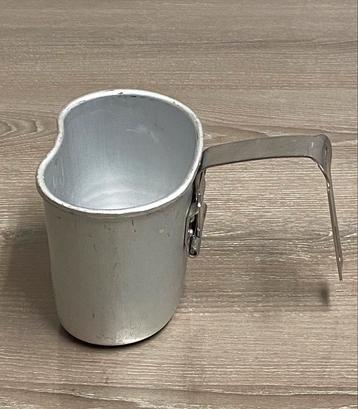 Kantinebeker voor het leger, 1969, prijs: €10 beschikbaar voor biedingen
