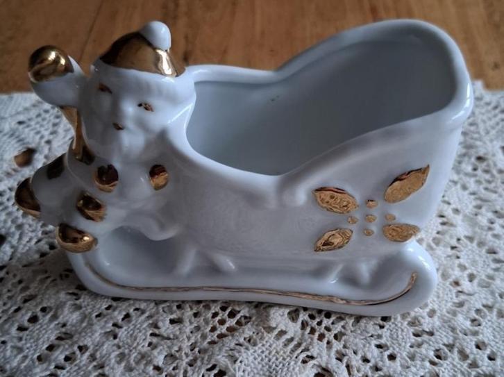 Kleine wit porseleinen arrenslee met kerstman, KERST, Diversen, Kerst, Ophalen of Verzenden