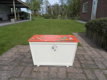 speelgoedbak beschikbaar voor biedingen