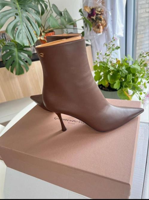Stivaletto Gianvito Rossi (maat 40), Kleding | Dames, Schoenen, Nieuw, Lage of Enkellaarzen, Bruin, Ophalen of Verzenden