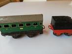 Vintage speelgoed: 2 ijzeren treinwagons (*), Ophalen of Verzenden, Gebruikt, Trein, Schaalmodel