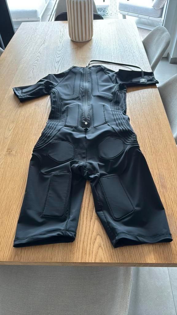 Tenue EMS – Électrostimulation complète, Sports & Fitness, Accessoires de sport de tir, Comme neuf, Enlèvement