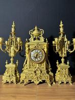 (88) Antieke Franse bronzen klok Regency + kandelaars 1890, Antiek en Kunst, Ophalen of Verzenden