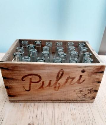 Pufri vintage kratje + flesjes American fruit drinks 50s-60s beschikbaar voor biedingen