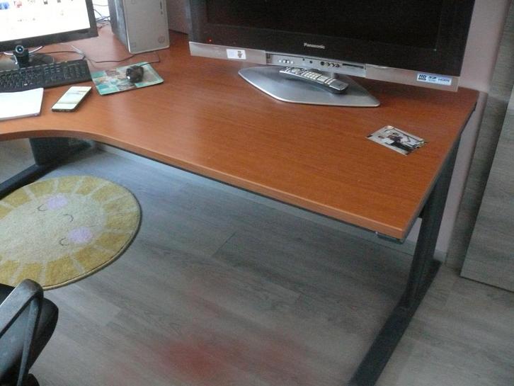 Bureau met ladenblok, Huis en Inrichting, Bureaus, Zo goed als nieuw, Bureau, Ophalen