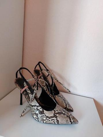 Escarpins ZARA 37 - Excellent état beschikbaar voor biedingen