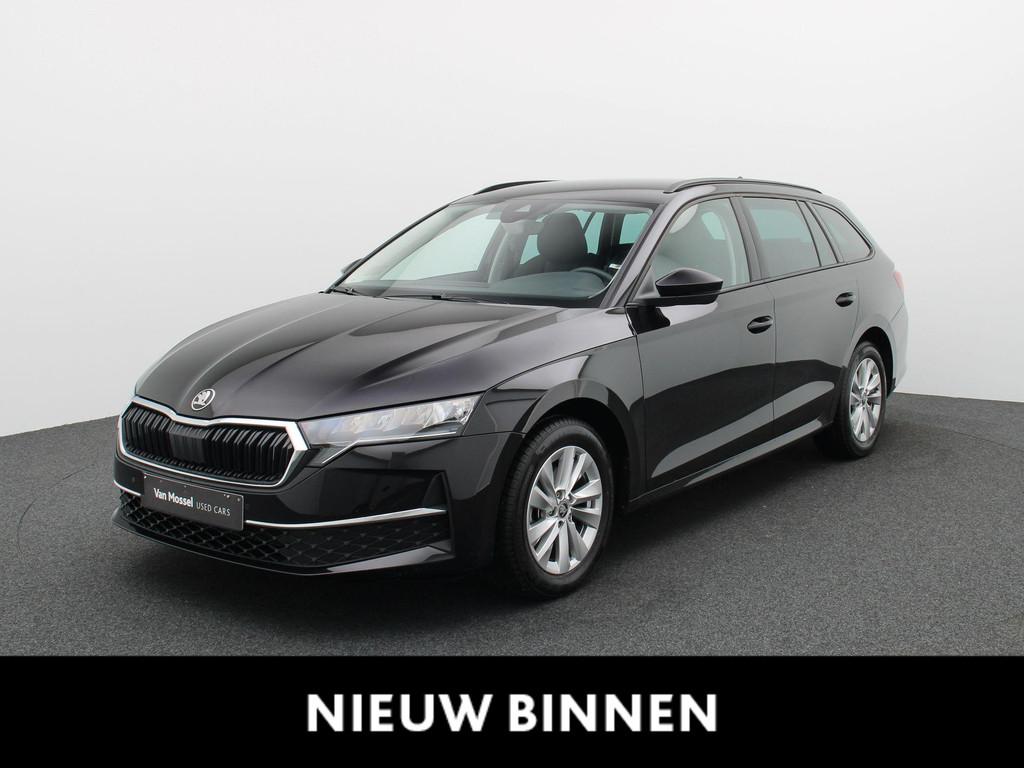 Skoda Octavia Combi 1.5 TSI eTec 110kW DSG7 SELECTION, Auto's, Stof, 110 kW, 4 cilinders, Zwart