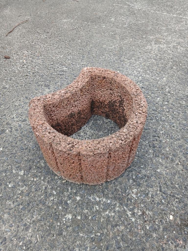 Bloembakken in steen. 4 stuks a 5€/stuk. Stapelbaar, Tuin en Terras, Ophalen, Steen