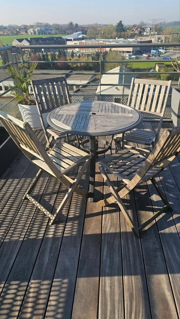 Table de jardin et 4 chaises tek, Enlèvement