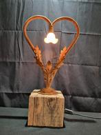 Binnenlamp hartvorm op eiken blok, Ophalen