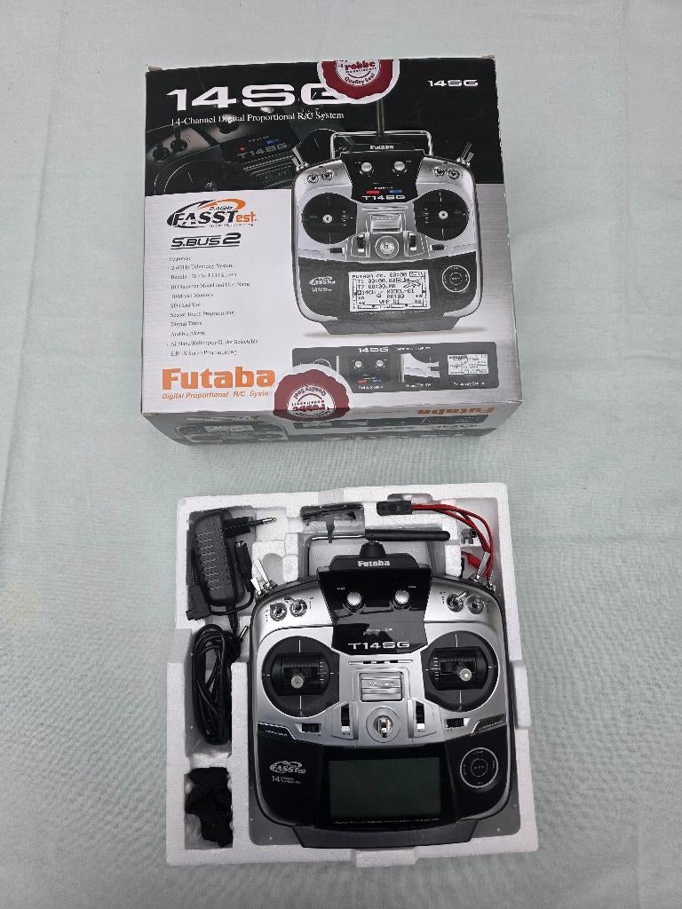 Futaba T14 SG, Hobby en Vrije tijd, Modelbouw | Radiografisch | Vliegtuigen, Ophalen of Verzenden