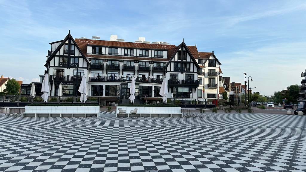 GEZOCHT Parkeerplaats staanplaats auto garage vak. periode