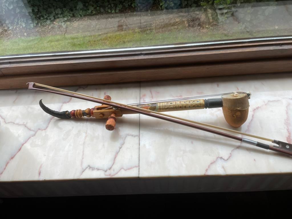 Arabische(Egyptische) rebaba(knieviool)+strijkstok, Ophalen